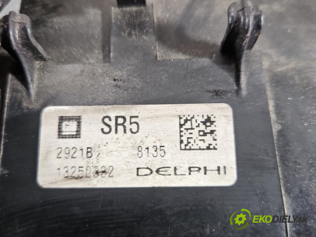 Opel Astra IV 2009-2015 1.7 cdti 110 hp manual 81 kW 1686 cm3 5- ventilátor chladič 13250332