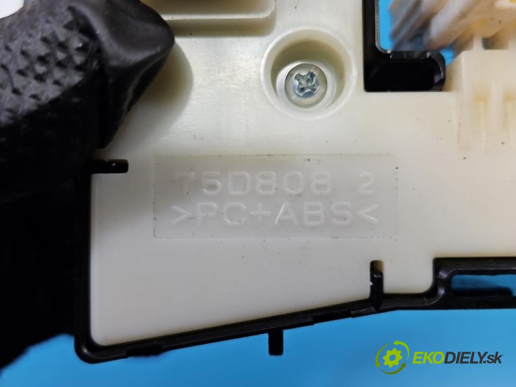 Toyota Prius III XW30 2009-2015 1.8 16V 99 hp automatic 73 kW 1798 cm3 5- Přepínač světel nouzový: