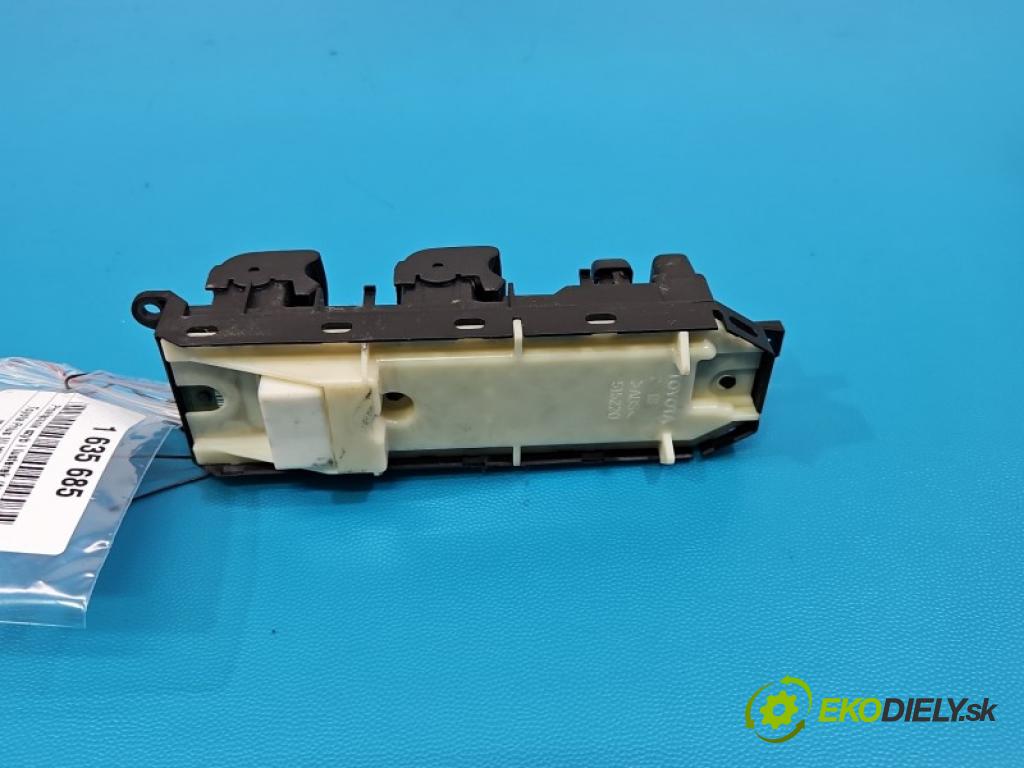 Toyota Prius III XW30 2009-2015 1.8 16V 99 hp automatic 73 kW 1798 cm3 5- Přepínač oken zpětných zrcátek 84040-33100