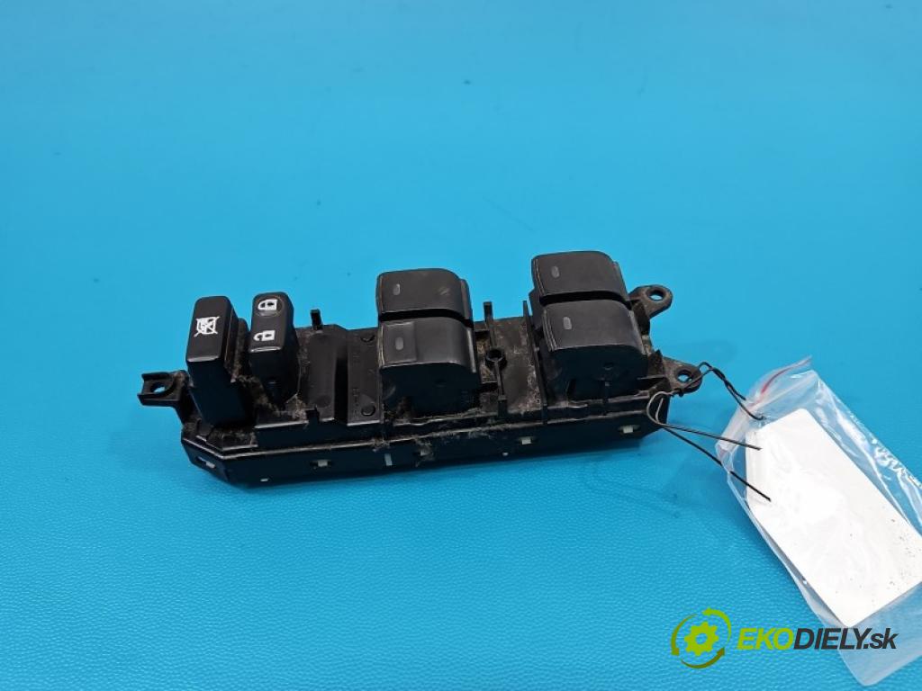 Toyota Prius III XW30 2009-2015 1.8 16V 99 hp automatic 73 kW 1798 cm3 5- Přepínač oken zpětných zrcátek 84040-33100
