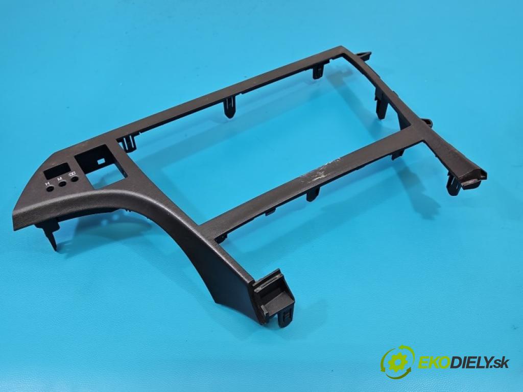 Toyota Prius III XW30 2009-2015 1.8 16V 99 HP automatic 73 kW 1798 cm3 5- Rám: rádio: 55474-47070