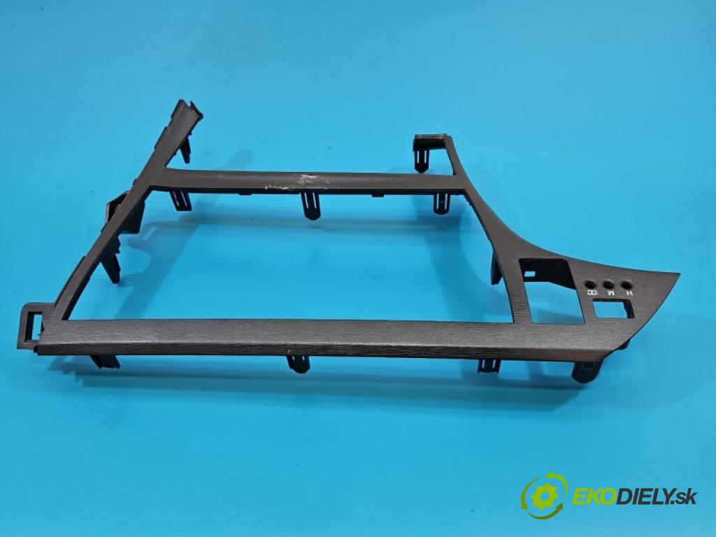 Toyota Prius III XW30 2009-2015 1.8 16V 99 HP automatic 73 kW 1798 cm3 5- Rám: rádio: 55474-47070