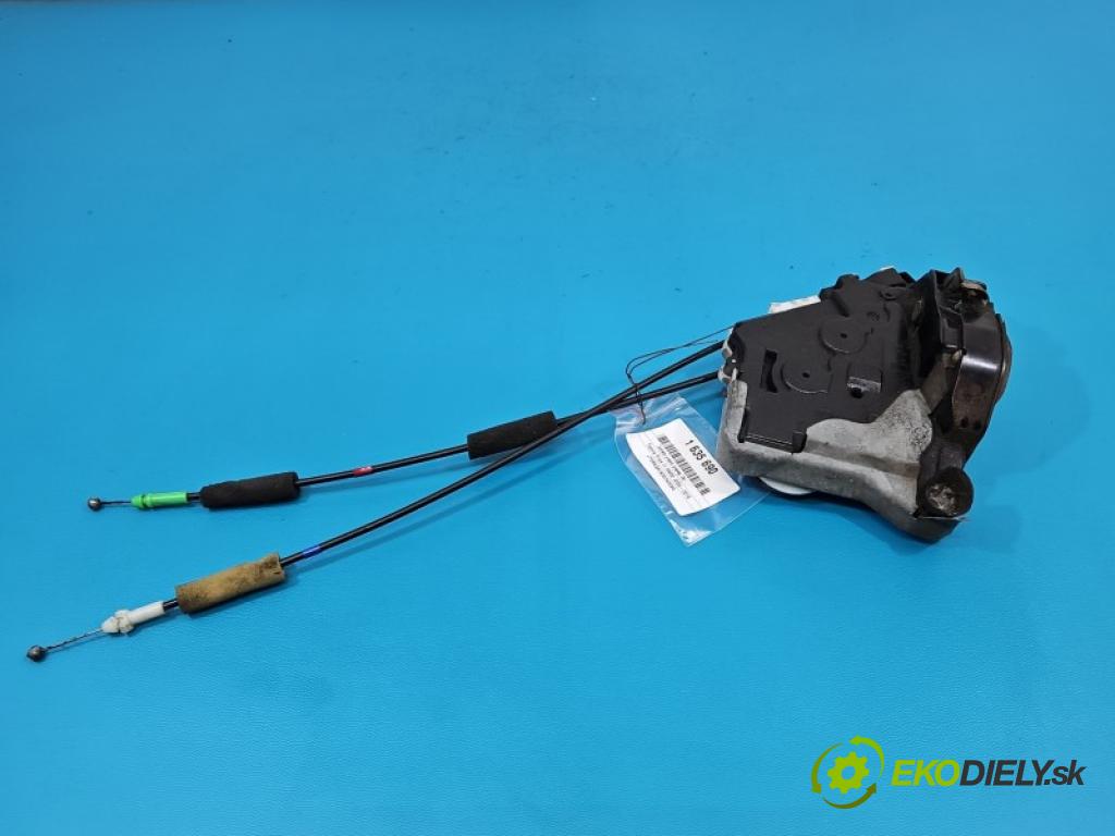 Toyota Prius III XW30 2009-2015 1.8 16V 99 hp automatic 73 kW 1798 cm3 5- zámek přední pravý