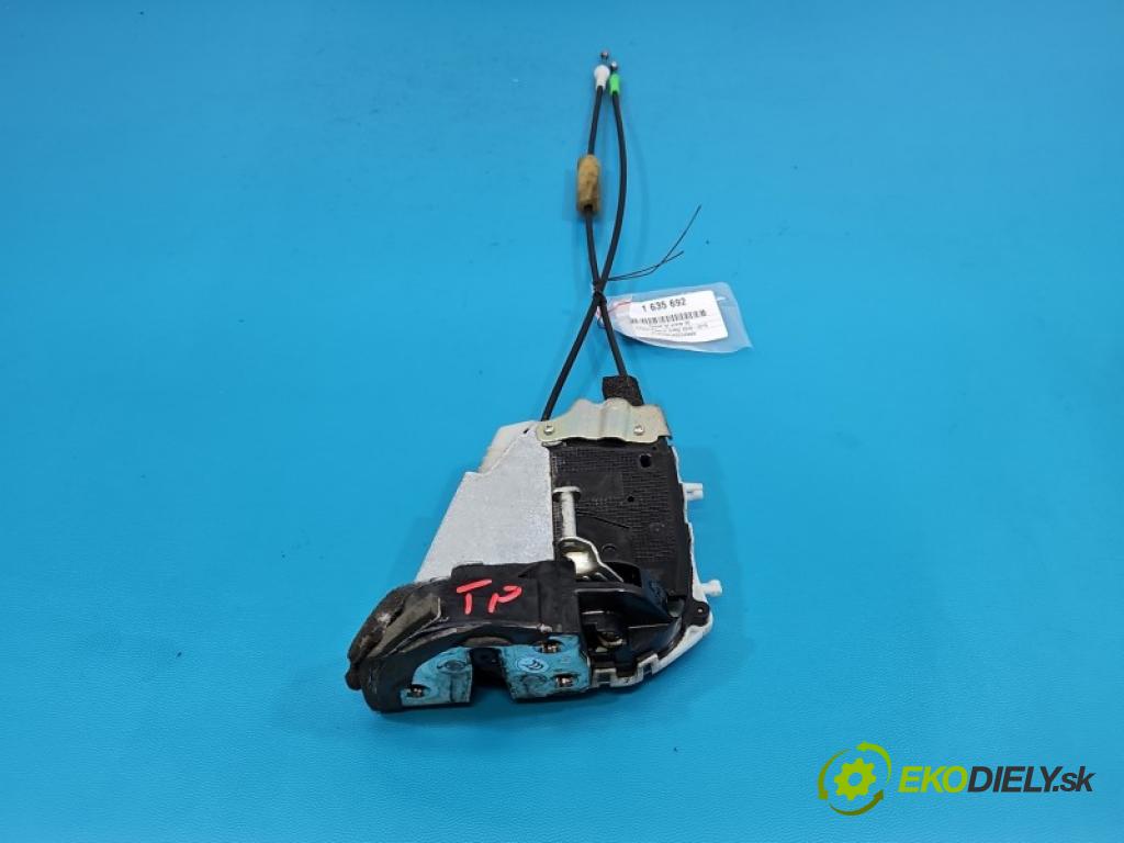 Toyota Prius III XW30 2009-2015 1.8 16V 99 hp automatic 73 kW 1798 cm3 5- zámek zadní pravý