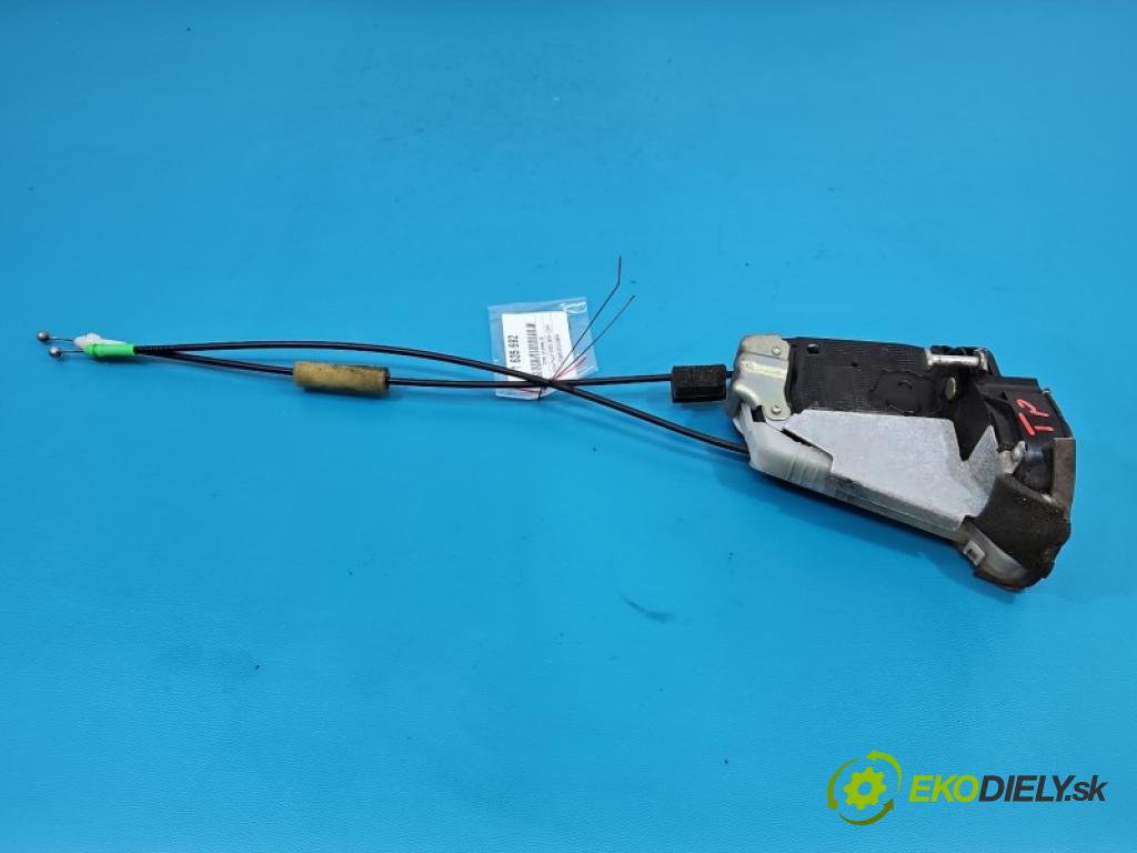 Toyota Prius III XW30 2009-2015 1.8 16V 99 hp automatic 73 kW 1798 cm3 5- zámek zadní pravý