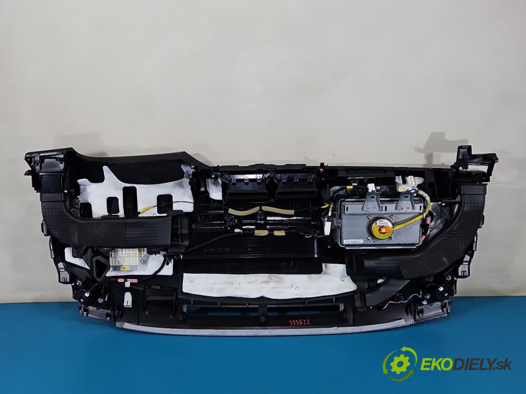 Toyota Prius III XW30 2009-2015 1.8 16V 99 HP automatic 73 kW 1798 cm3 5- kokpit,pristrojová doska rozdeľovacia