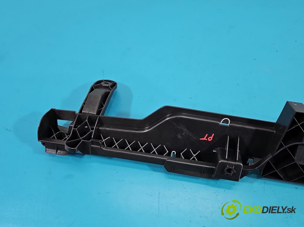 Volvo XC40 2017- 2.0 T B3 163 HP automatic 120 kW 1969 cm3 5- kryt plast 32353159