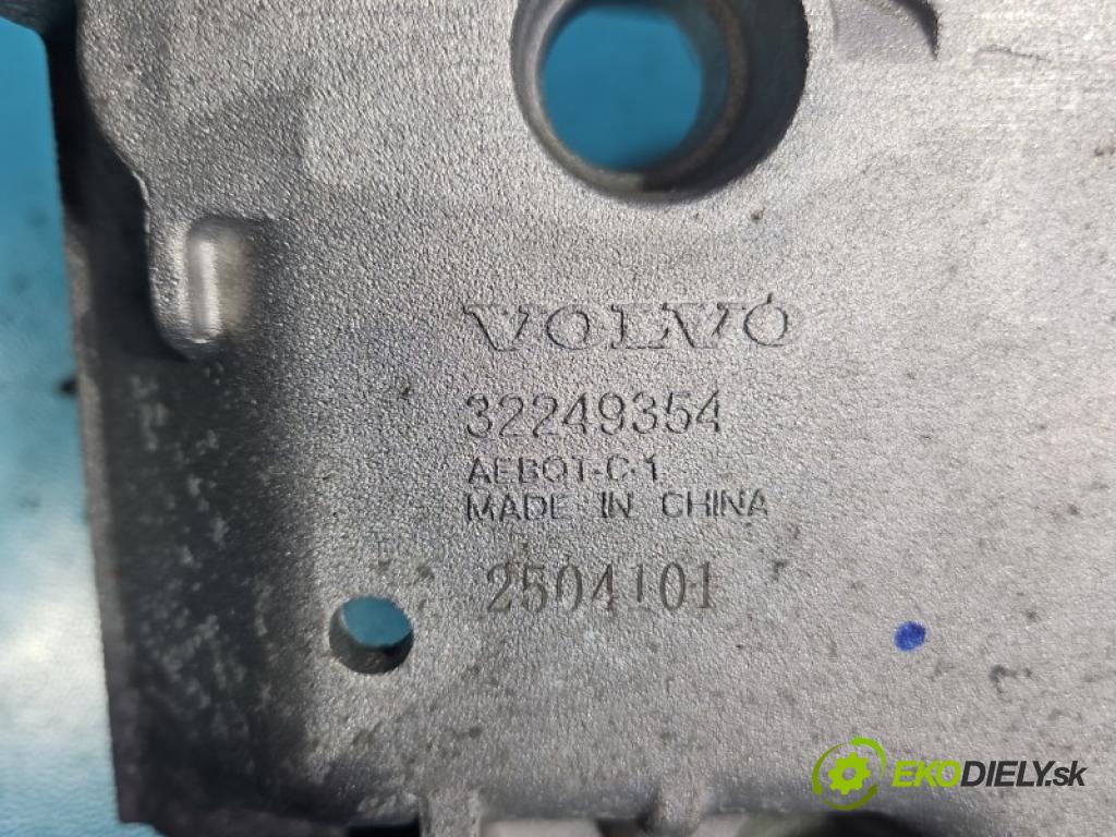 Volvo XC40 2017- 2.0 T B3 163 hp automatic 120 kW 1969 cm3 5- Upevnění: 32249354