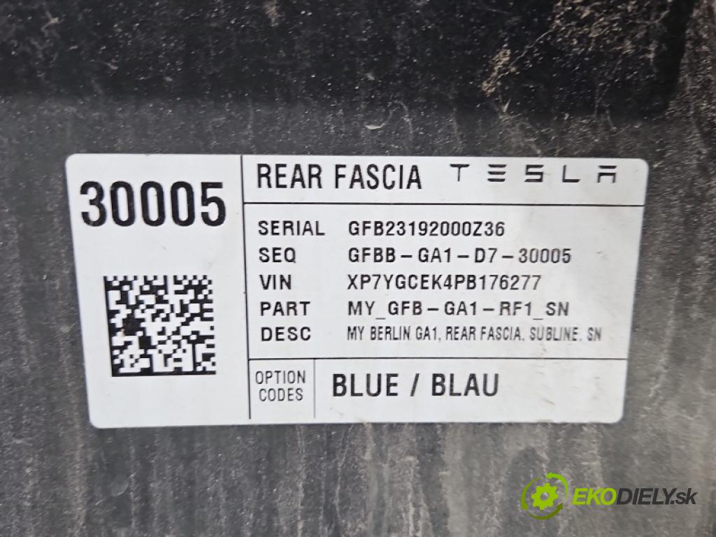 Tesla Model Y 0.0 automatic 378 kW  5- nárazník zadní  (Klika dveří ostatní)