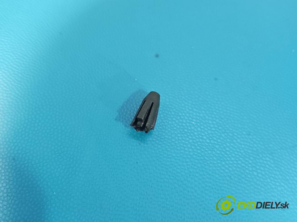 Tesla Model Y 0.0 automatic 378 kW  5- Odraz: 1518783-00-B
