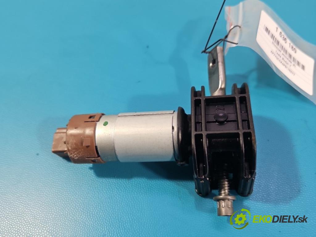 Tesla Model Y 0.0 automatic 378 kW 5- motorek G34168-102