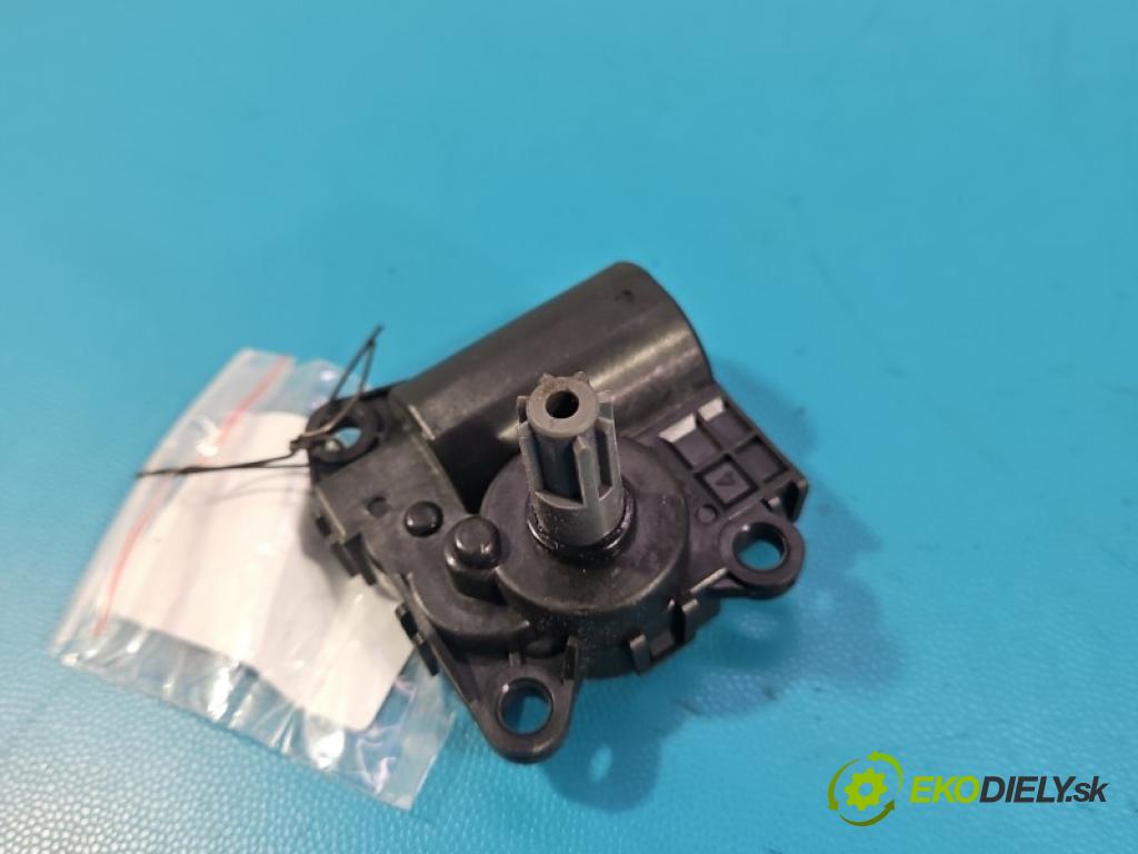 Tesla Model Y 0.0 automatic 378 kW  5- motorek topení 1500640-00-B