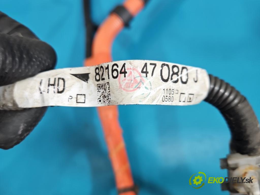 Toyota Prius III XW30 2009-2015 1.8 16V 99 HP automatic 73 kW 1798 cm3 5- Zväzok: ostatné 82164-47080J