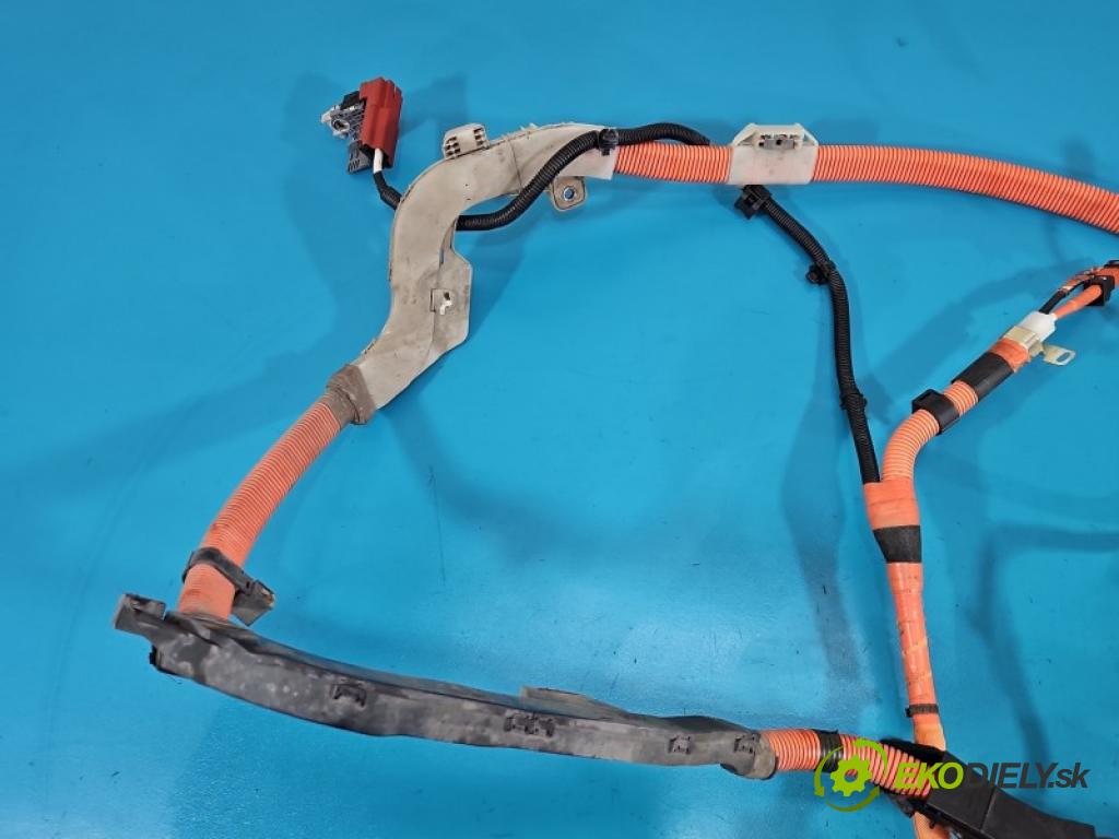 Toyota Prius III XW30 2009-2015 1.8 16V 99 HP automatic 73 kW 1798 cm3 5- Zväzok: ostatné 82164-47080J