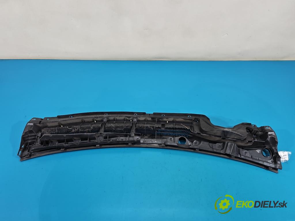 Toyota Prius III XW30 2009-2015 1.8 16V 99 HP automatic 73 kW 1798 cm3 5- torpédo 55783-47060 (Torpédo (plast pod čelným sklom))