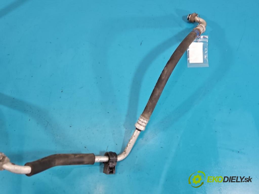 Toyota Prius III XW30 2009-2015 1.8 16V 99 hp automatic 73 kW 1798 cm3 5- trubka klíma