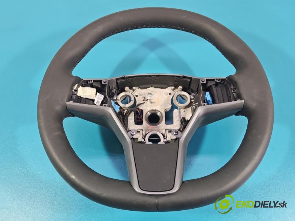 Tesla Model Y 0.0 automatic 378 kW  5- volant 1626599-00-C (Volant)