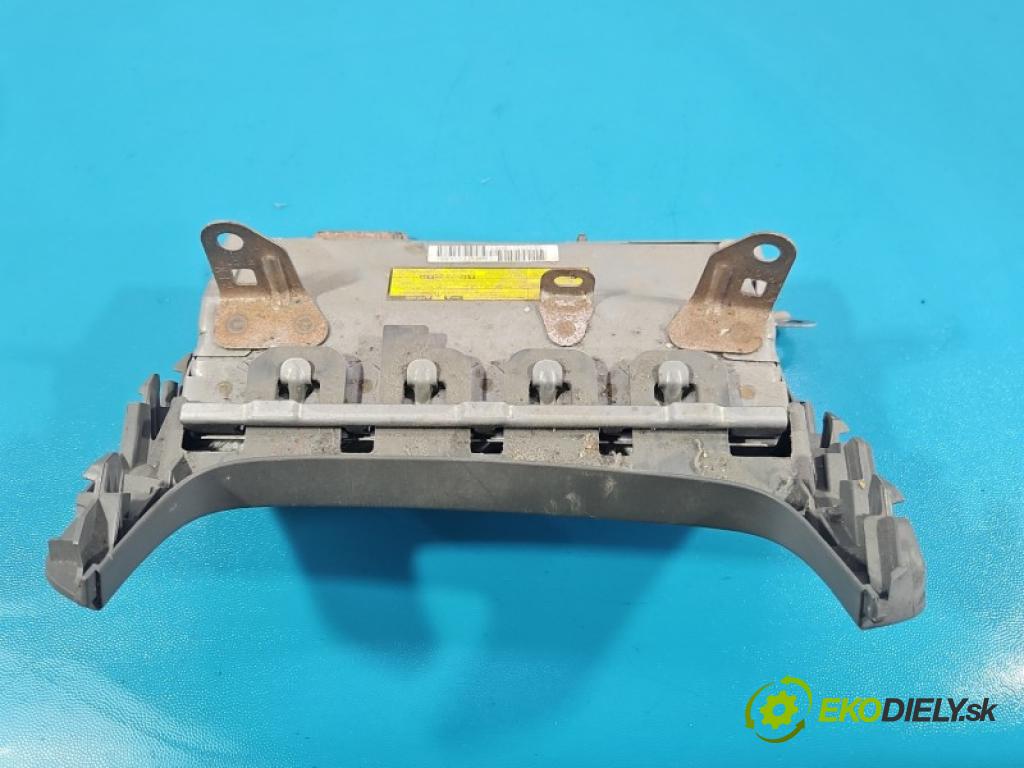 Toyota Prius III XW30 2009-2015 1.8 16V 99 HP automatic 73 kW 1798 cm3 5- airbag vzduch: