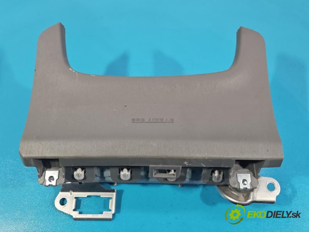 Toyota Prius III XW30 2009-2015 1.8 16V 99 HP automatic 73 kW 1798 cm3 5- airbag vzduch: 