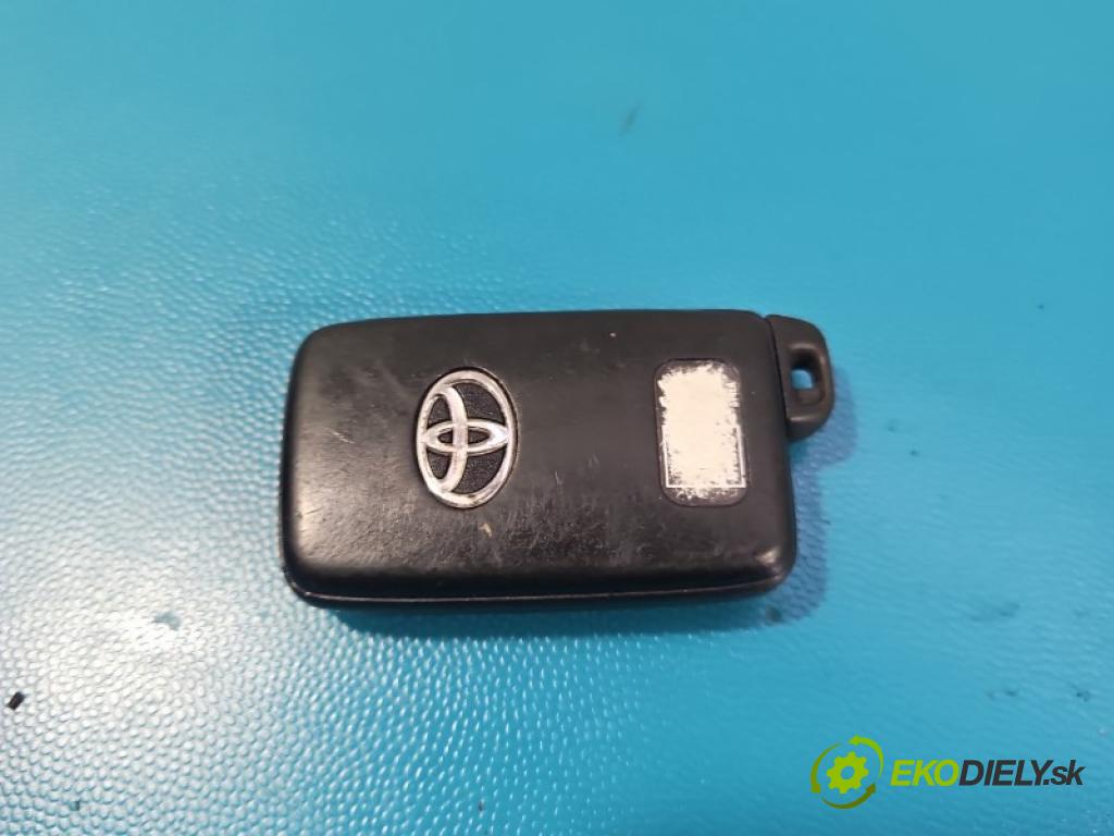 Toyota Prius III XW30 2009-2015 1.8 16V 99 hp automatic 73 kW 1798 cm3 5- dálkové klíč:
