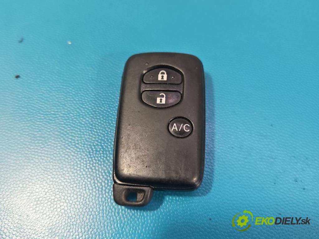 Toyota Prius III XW30 2009-2015 1.8 16V 99 hp automatic 73 kW 1798 cm3 5- dálkové klíč:
