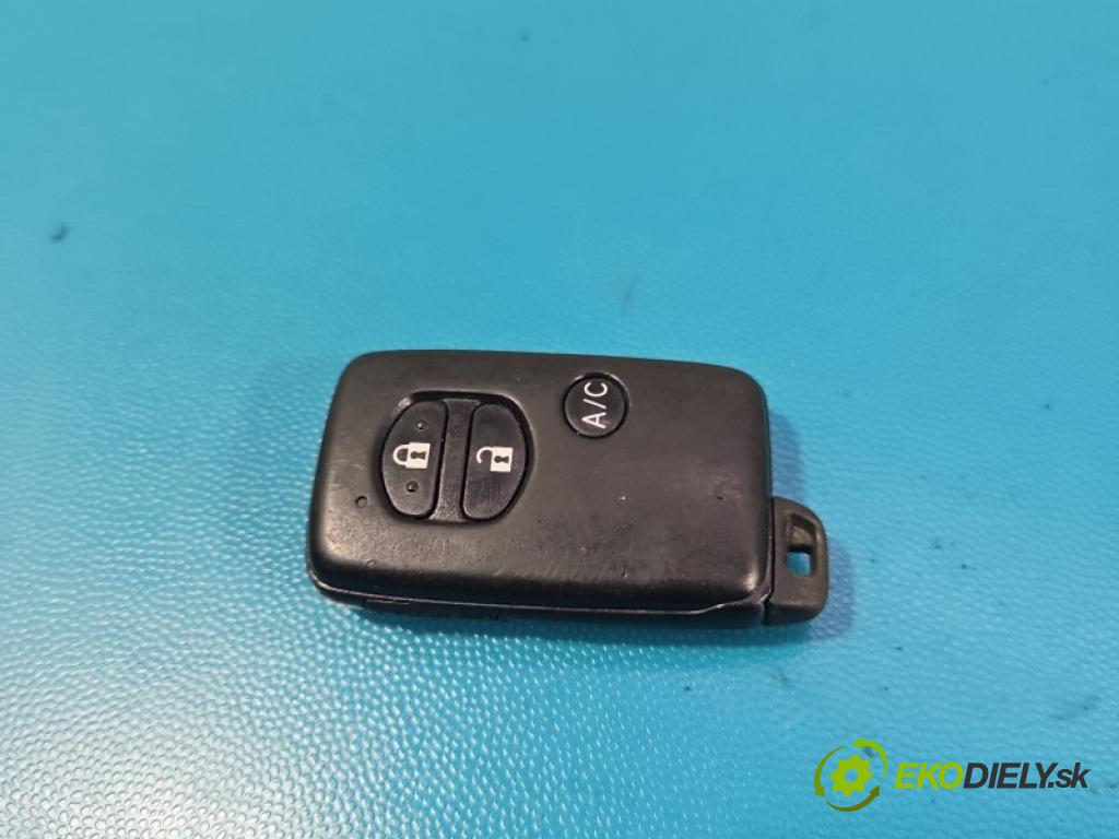 Toyota Prius III XW30 2009-2015 1.8 16V 99 hp automatic 73 kW 1798 cm3 5- dálkové klíč: