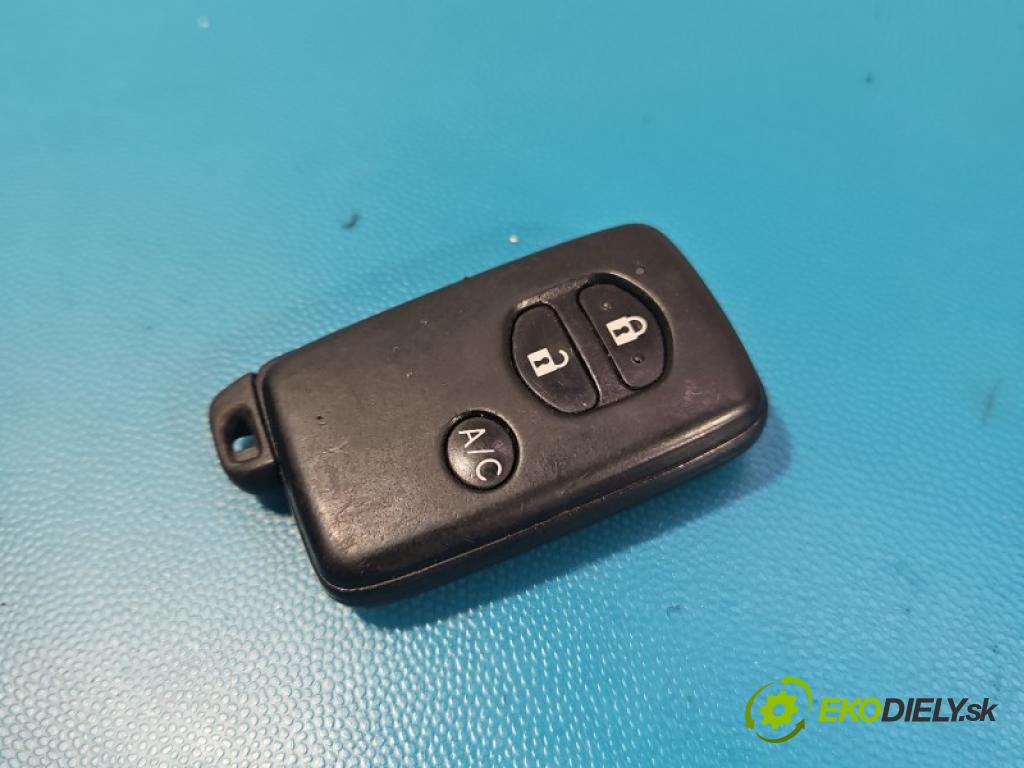 Toyota Prius III XW30 2009-2015 1.8 16V 99 hp automatic 73 kW 1798 cm3 5- dálkové klíč: 