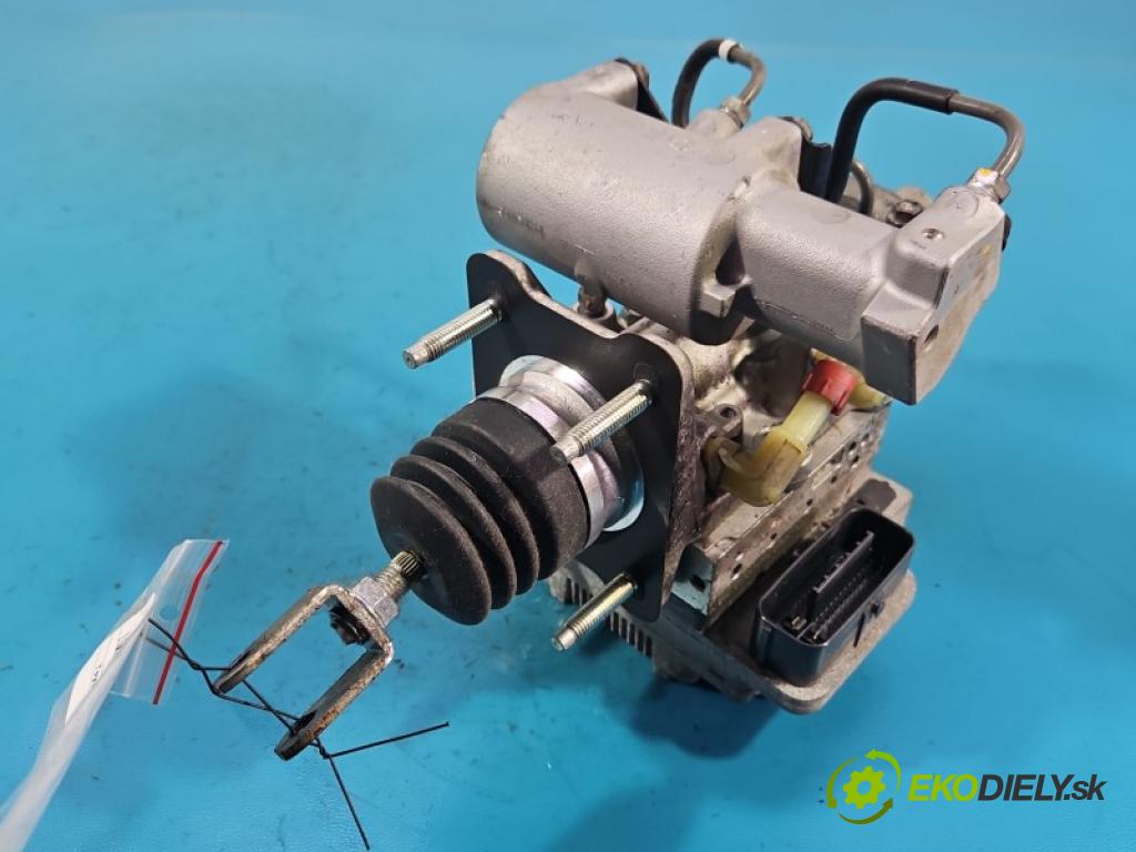 Toyota Prius III XW30 2009-2015 1.8 16V 99 HP automatic 73 kW 1798 cm3 5- servo brzdové 47270-47030