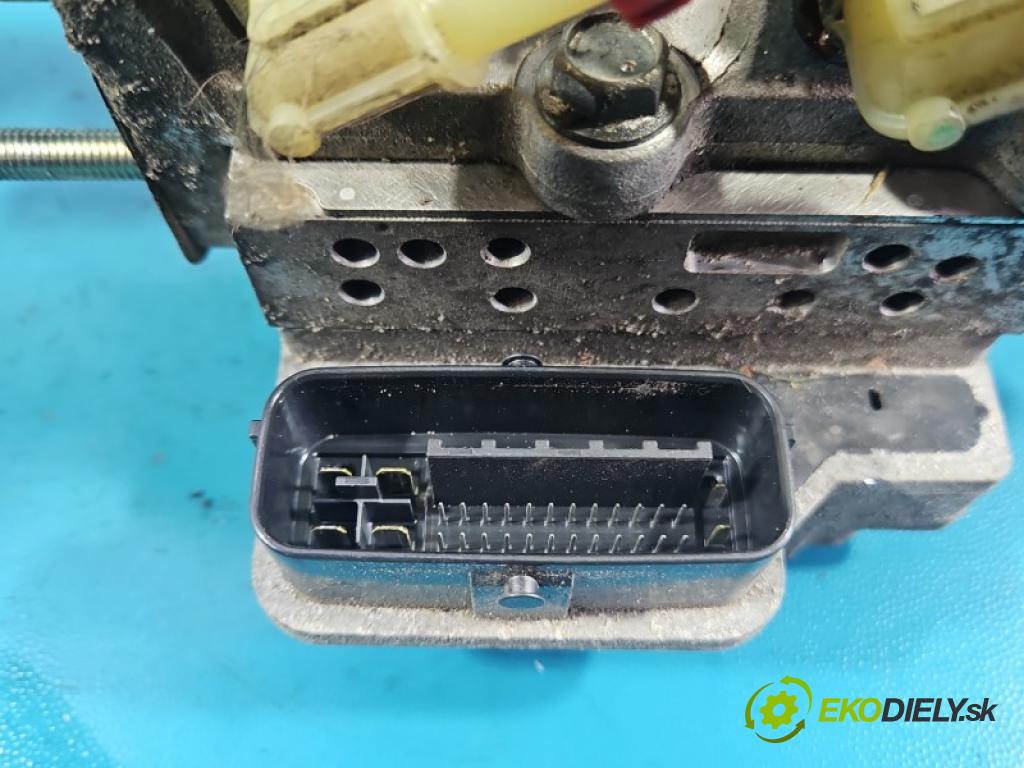 Toyota Prius III XW30 2009-2015 1.8 16V 99 HP automatic 73 kW 1798 cm3 5- servo brzdové 47270-47030