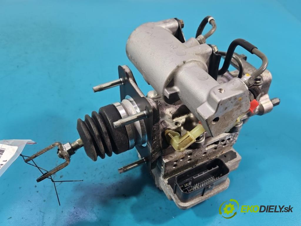 Toyota Prius III XW30 2009-2015 1.8 16V 99 HP automatic 73 kW 1798 cm3 5- servo brzdové 47270-47030