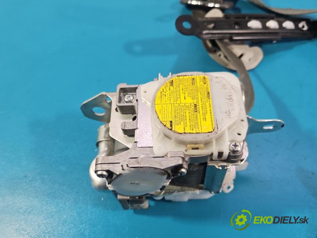 Toyota Prius III XW30 2009-2015 1.8 16V 99 HP automatic 73 kW 1798 cm3 5- pas bezpečnosť: predné ľavý 7J0828-0310
