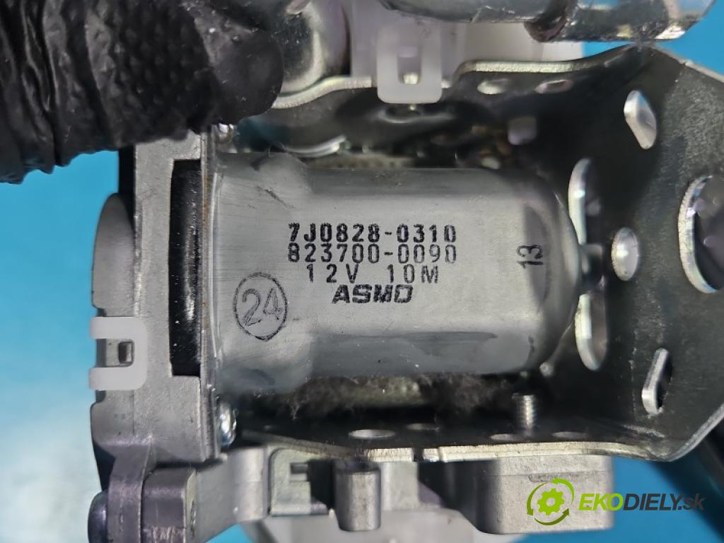 Toyota Prius III XW30 2009-2015 1.8 16V 99 HP automatic 73 kW 1798 cm3 5- pas bezpečnosť: predné ľavý 7J0828-0310