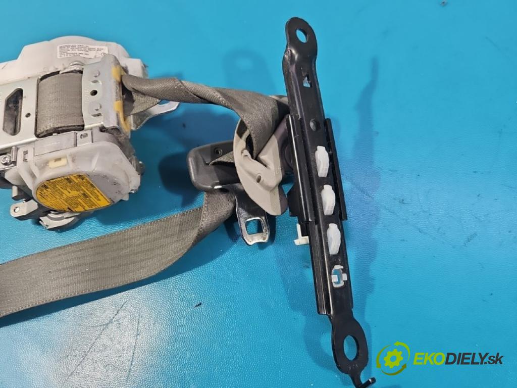 Toyota Prius III XW30 2009-2015 1.8 16V 99 HP automatic 73 kW 1798 cm3 5- pas bezpečnosť: predné ľavý 7J0828-0310