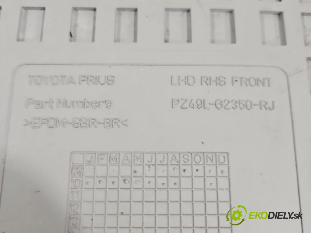 Toyota Prius III XW30 2009-2015 1.8 16V 99 hp automatic 73 kW 1798 cm3 5- Koberce: PZ49L-G2350-RJ