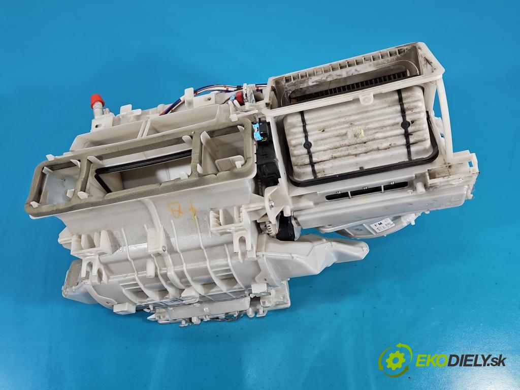Toyota Prius III XW30 2009-2015 1.8 16V 99 HP automatic 73 kW 1798 cm3 5- radiator 87050-47150 (Radiátor kúrenia)