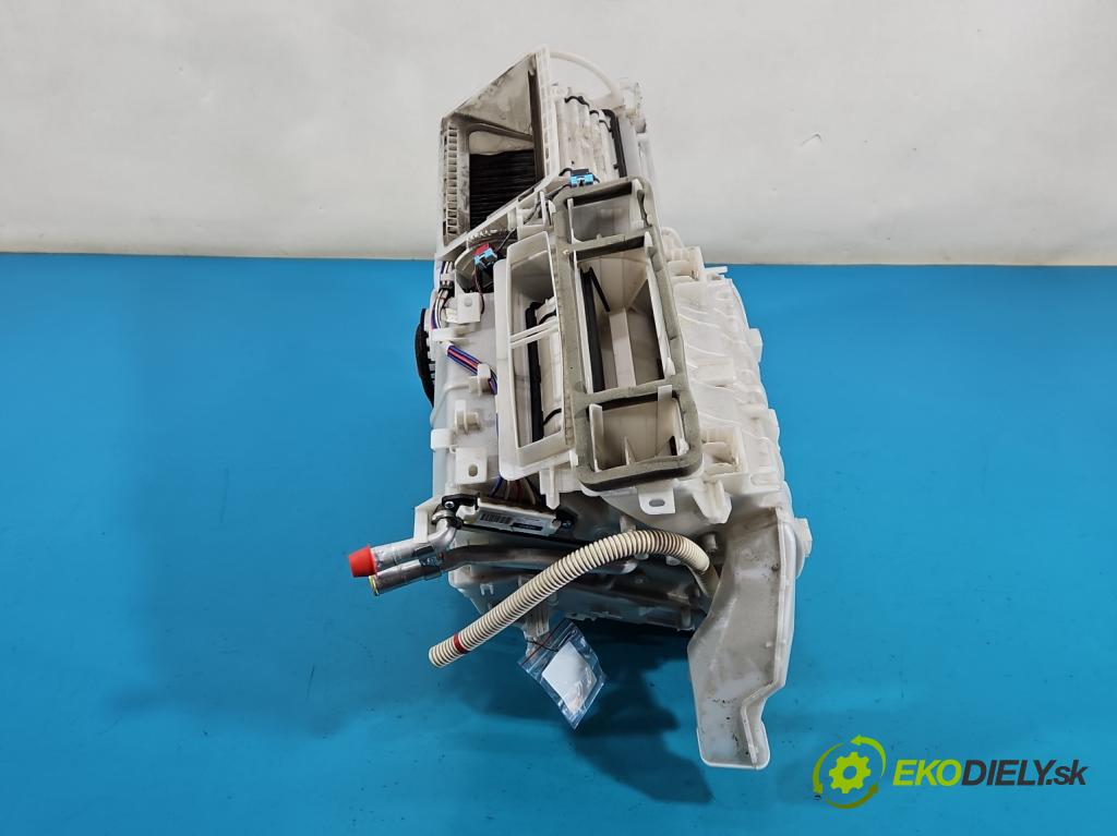 Toyota Prius III XW30 2009-2015 1.8 16V 99 HP automatic 73 kW 1798 cm3 5- radiator 87050-47150 (Radiátor kúrenia)