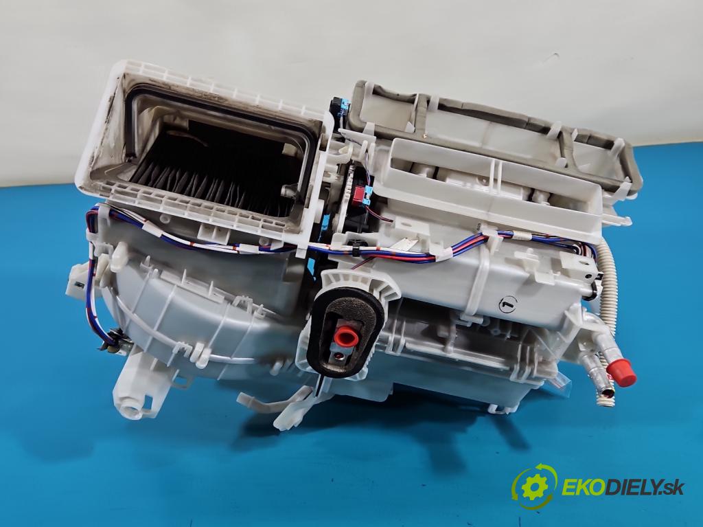 Toyota Prius III XW30 2009-2015 1.8 16V 99 HP automatic 73 kW 1798 cm3 5- radiator 87050-47150 (Radiátor kúrenia)