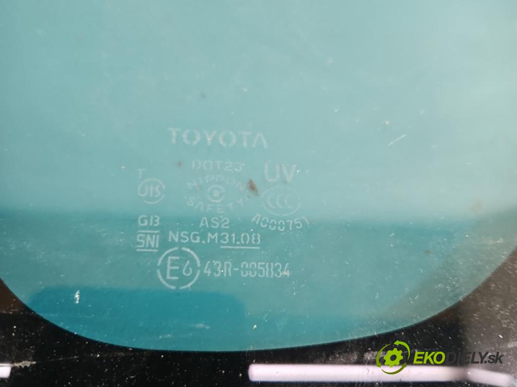 Toyota Prius III XW30 2009-2015 1.8 16V 99 hp automatic 73 kW 1798 cm3 5- sklo zadní levé