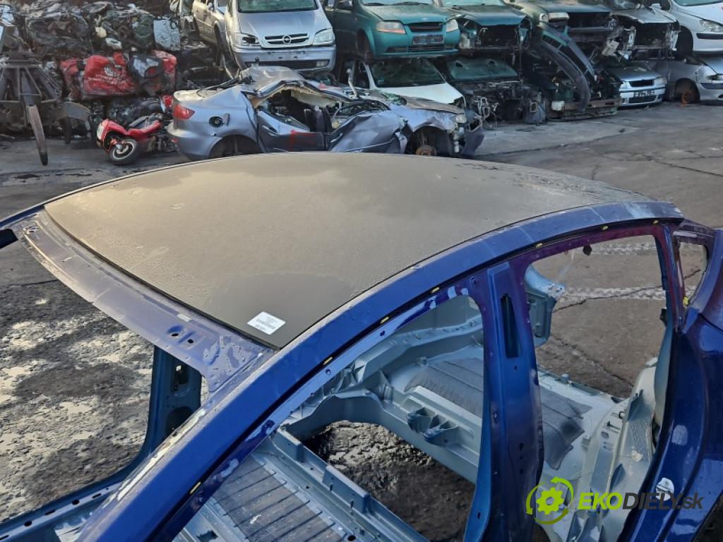 Tesla Model Y 0.0 automatic 378 kW  5- Strecha: 