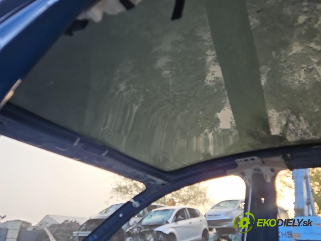 Tesla Model Y 0.0 automatic 378 kW 5- Strecha: