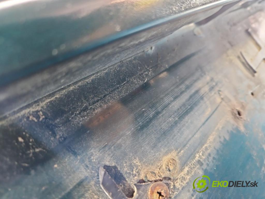 Peugeot 206 1.4 8V 75 HP manual 55 kW 1360 cm3 5- zadna kufor  (Kapota zadná (kufor))