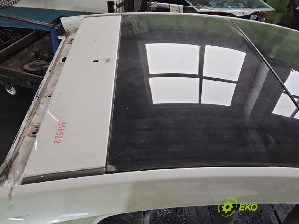 Toyota Prius III XW30 2009-2015 1.8 16V 99 hp automatic 73 kW 1798 cm3 5- Strecha: