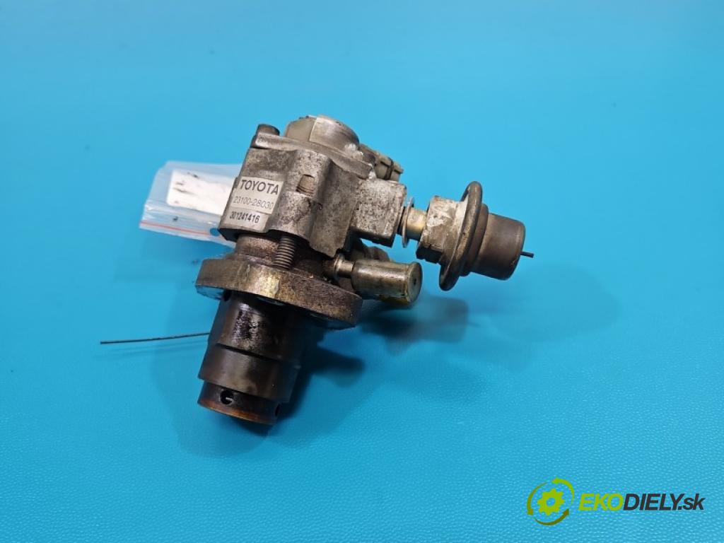 Toyota Avensis II T25 2003-2008 2.0 vvti 147 hp manual 108 kW 1998 cm3 4- čerpadlo paliva 23100-28030