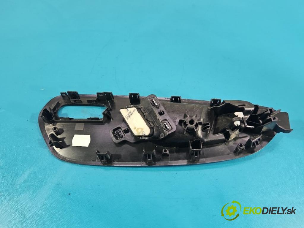Mercedes Sprinter III 907 2018- 0.0 136hp automatic 100 kW  5- klika uvnitř: přední levé A9077605200