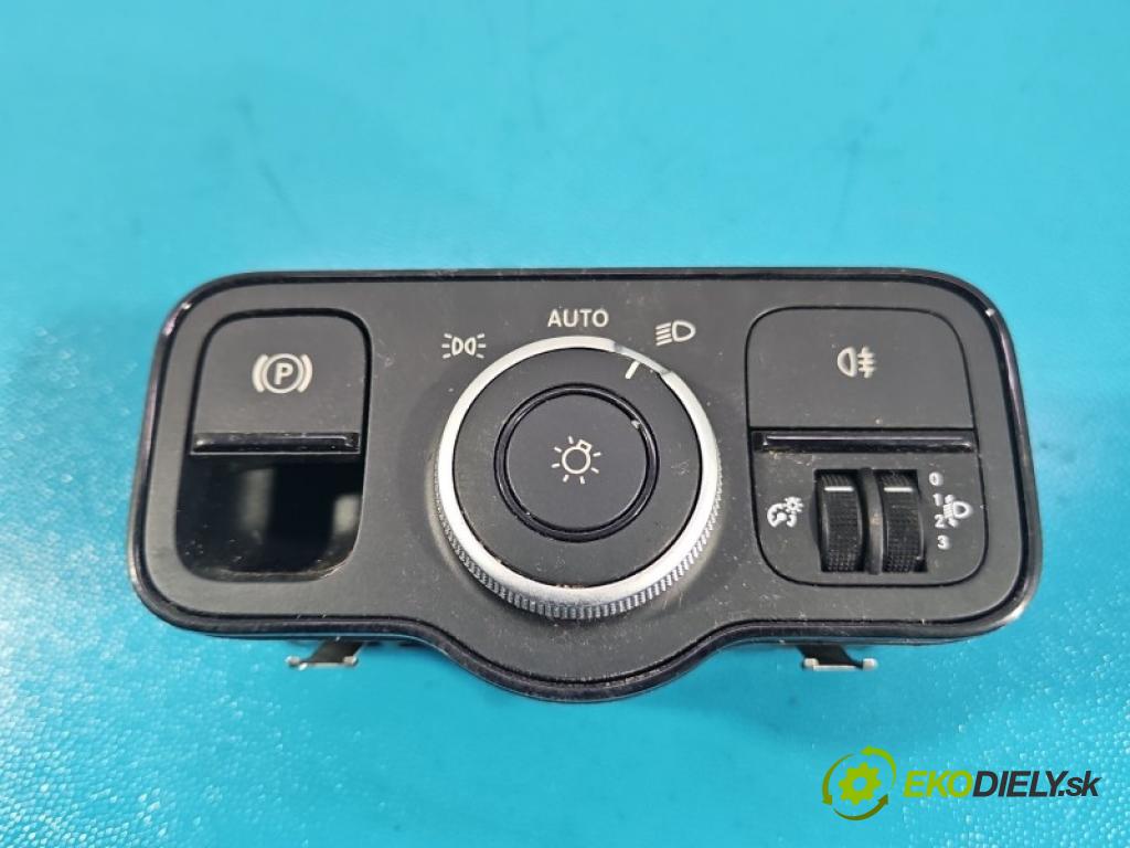 Mercedes Sprinter III 907 2018- 0.0 136hp automatic 100 kW  5- Přepínač světel na deska: A9079052702