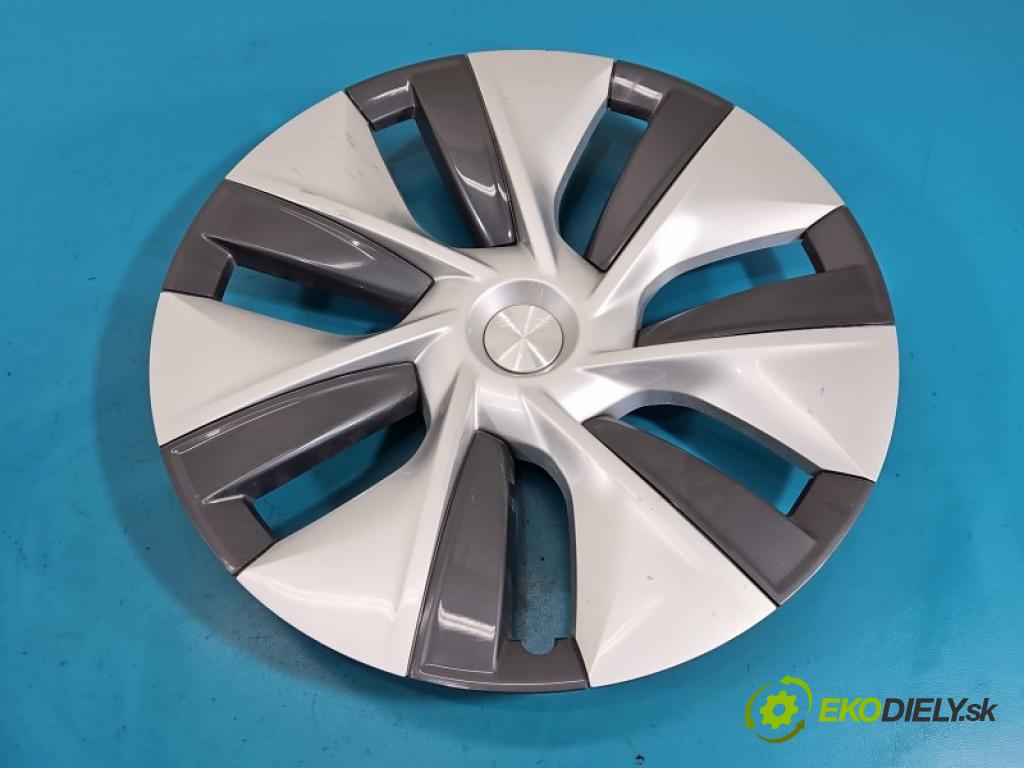 Tesla Model Y 0.0 automatic 378 kW  5- puklica 1044235-00-C