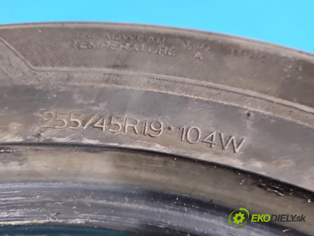 Tesla Model Y 0.0 automatic 378 kW  5- pneumatiky: letní para