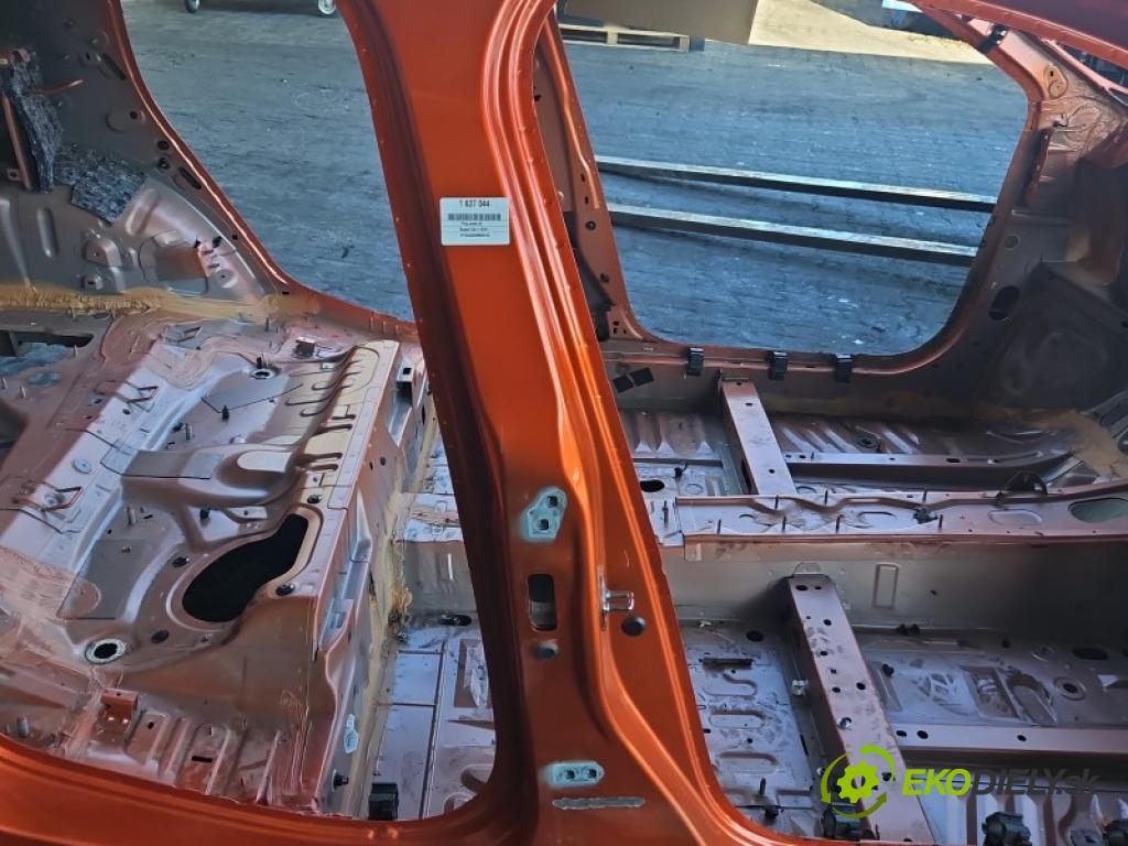 Renault Clio V 2019- 1.6 16v 91KM automatic 67 kW 1598 cm3 5- práh pravý  (Karoserie ostatní)