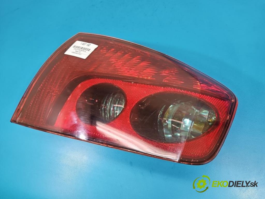 Peugeot 407 2.0 hdi 136hp manual 100 kW 1997 cm3 4- světlo zadní pravé blatník: