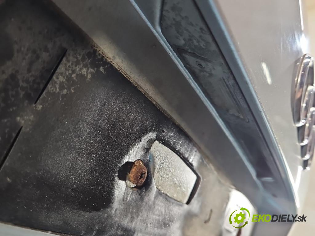 Audi A4 B6 2000-2004 2.0 20V ALT 131 HP manual 96 kW 1984 cm3 4- zadna kufor (Kapota zadná (kufor))